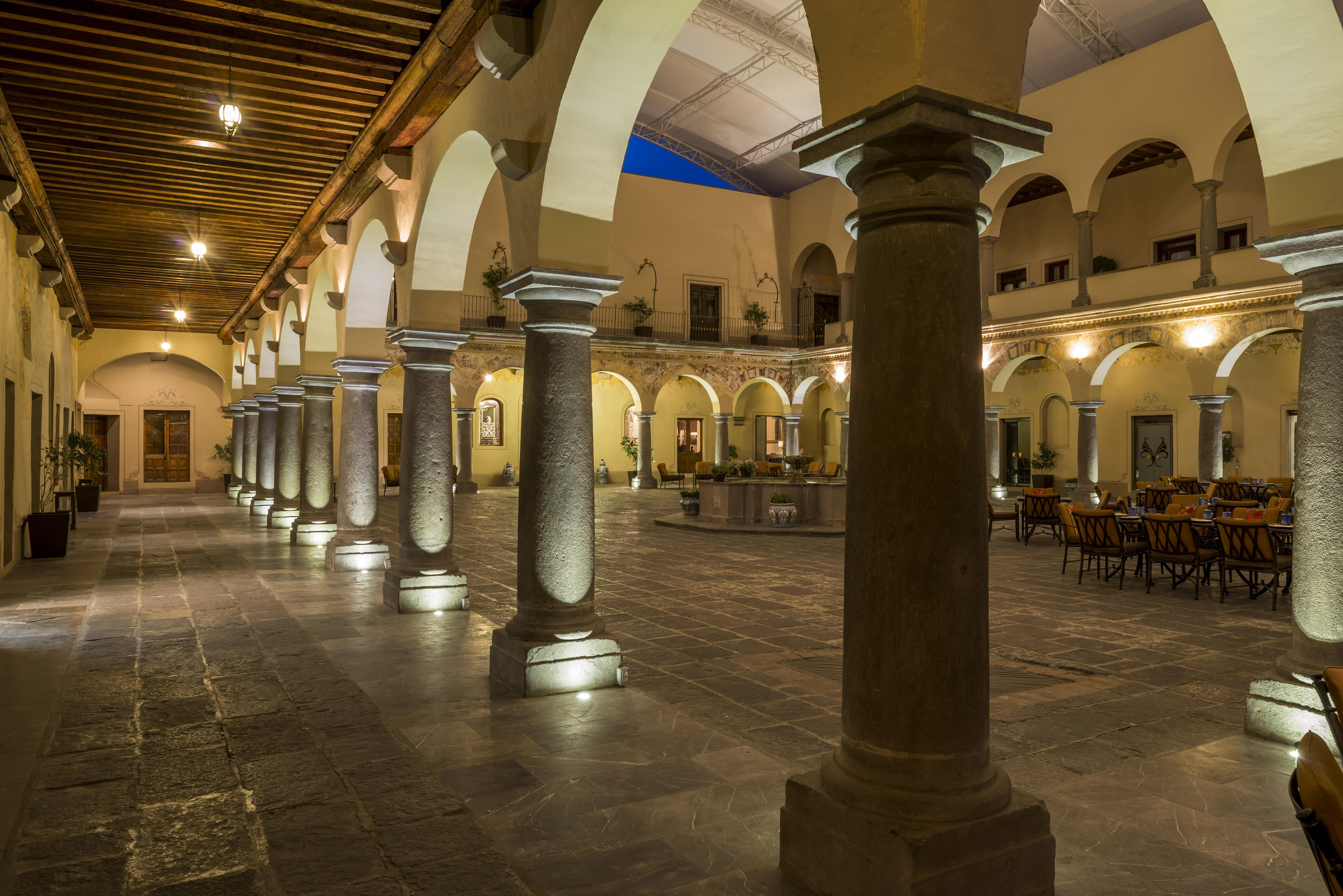 Quinta Real Puebla Hotel ภายนอก รูปภาพ The interior of the museum