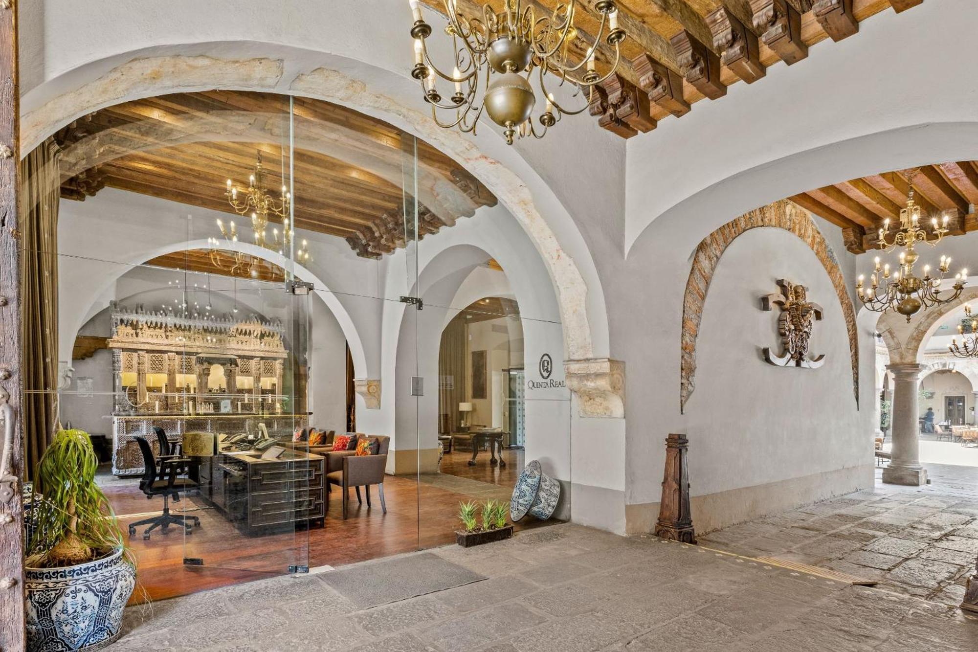 Quinta Real Puebla Hotel ภายนอก รูปภาพ Interior of the hotel