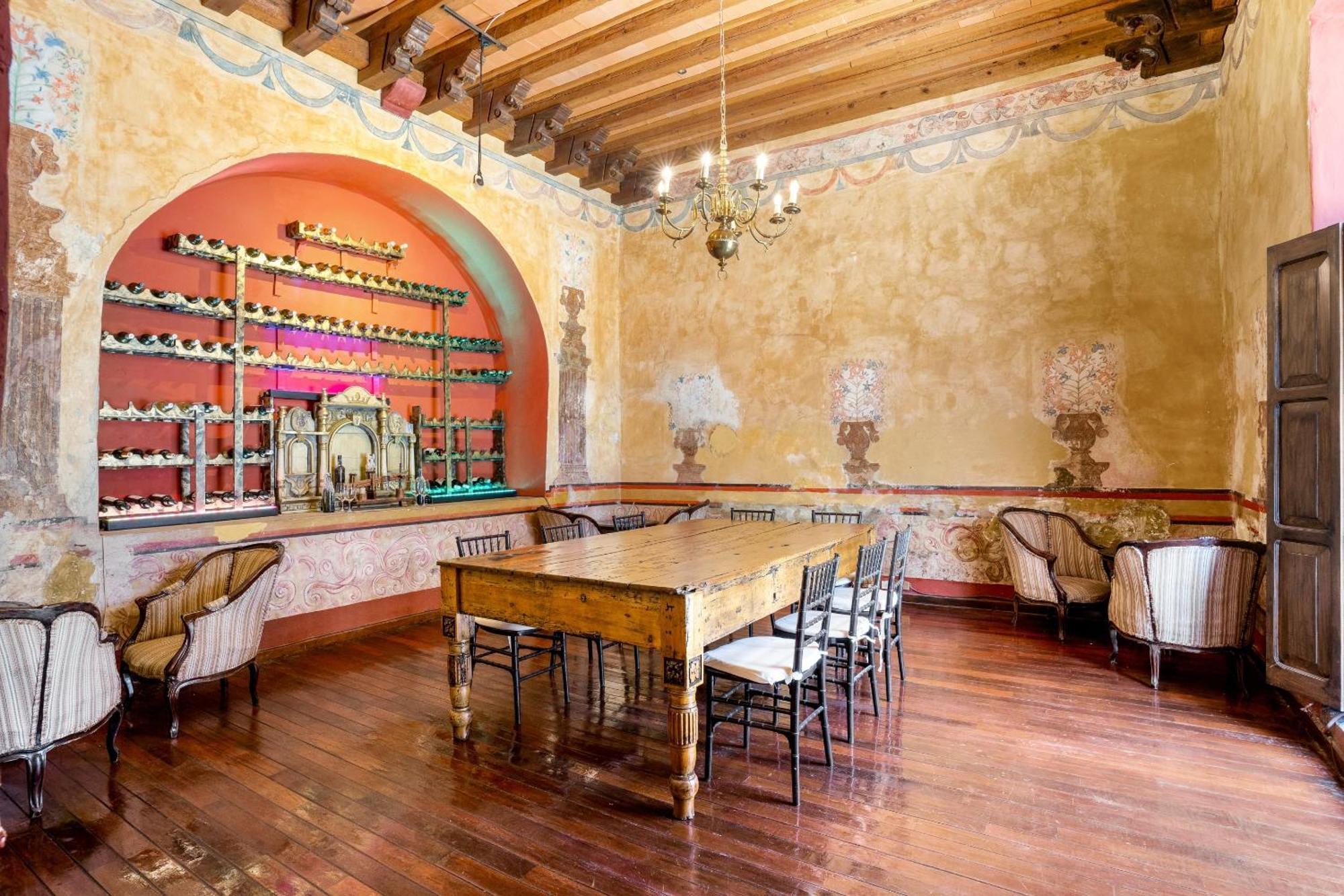 Quinta Real Puebla Hotel ภายนอก รูปภาพ The wine tasting room at the winery